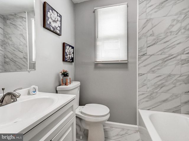 3812 MIDHEIGHTS RD, Baltimore, MD 21215