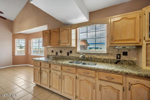 9813 La Morenita Circle, El Paso, TX 79927