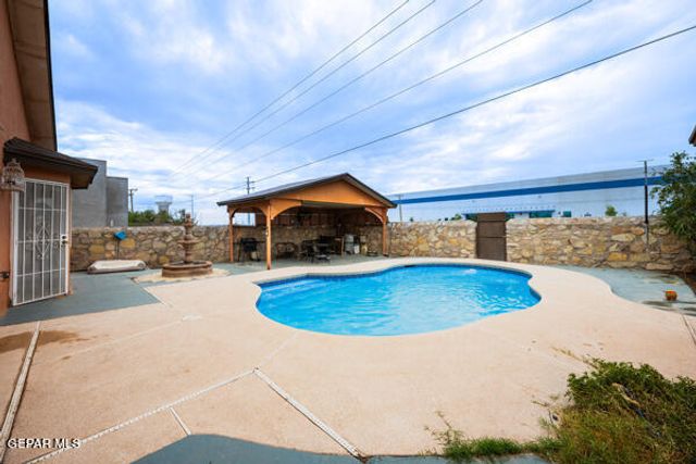 9813 La Morenita Circle, El Paso, TX 79927