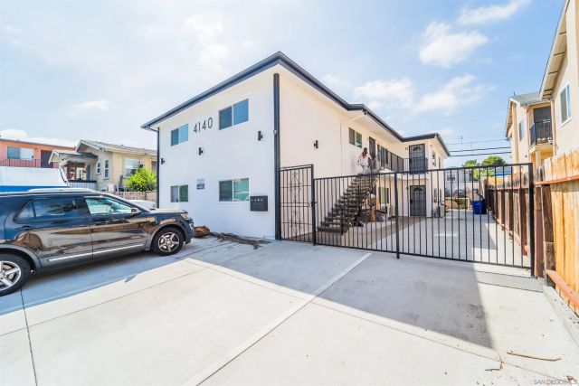 4140 48th St, San Diego, CA 92105