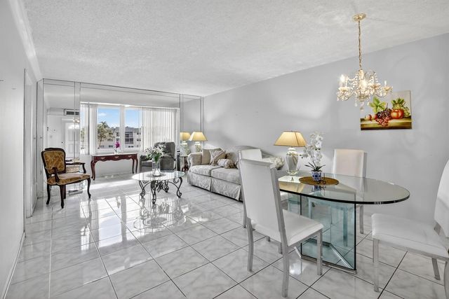 8130 Sunrise Lakes Boulevard 309, Sunrise, FL 33322