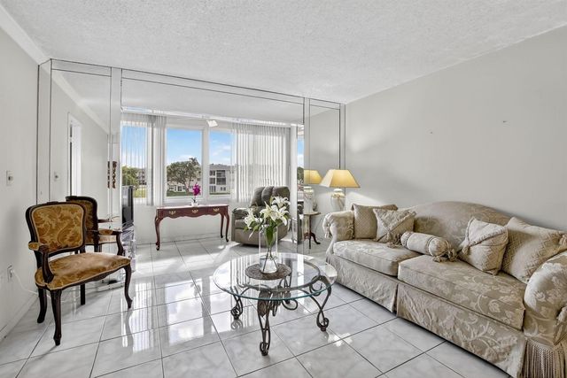 8130 Sunrise Lakes Boulevard 309, Sunrise, FL 33322