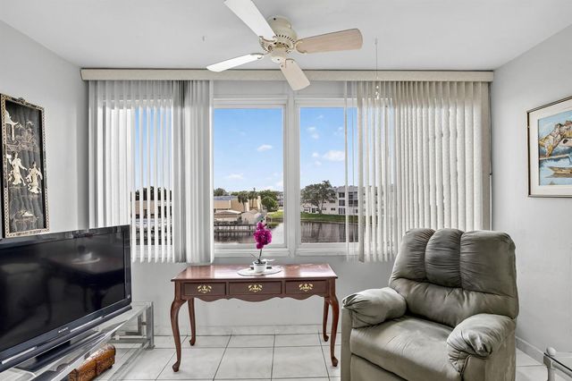 8130 Sunrise Lakes Boulevard 309, Sunrise, FL 33322