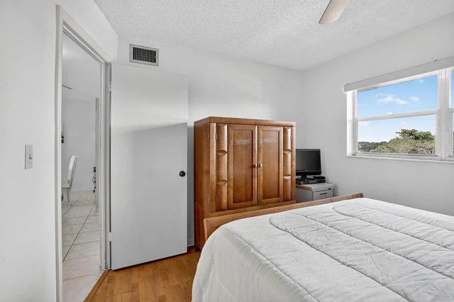 8130 Sunrise Lakes Boulevard 309, Sunrise, FL 33322