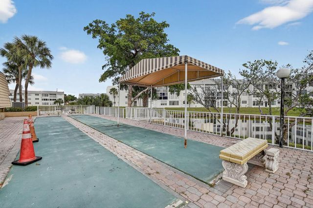 8130 Sunrise Lakes Boulevard 309, Sunrise, FL 33322
