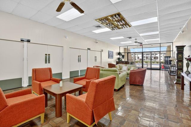 8130 Sunrise Lakes Boulevard 309, Sunrise, FL 33322