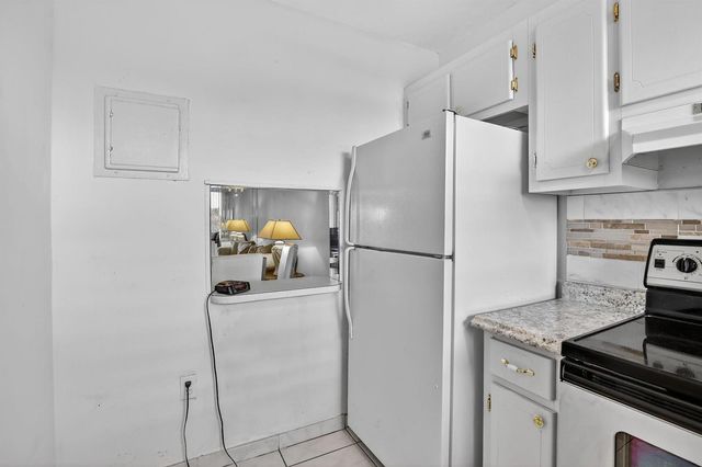8130 Sunrise Lakes Boulevard 309, Sunrise, FL 33322