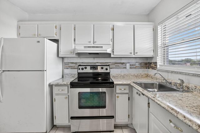 8130 Sunrise Lakes Boulevard 309, Sunrise, FL 33322