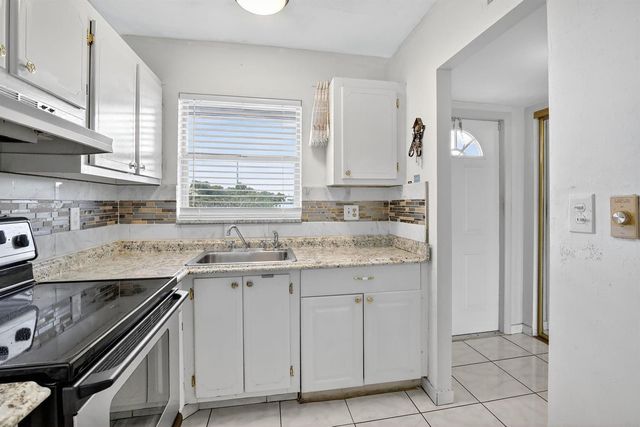 8130 Sunrise Lakes Boulevard 309, Sunrise, FL 33322