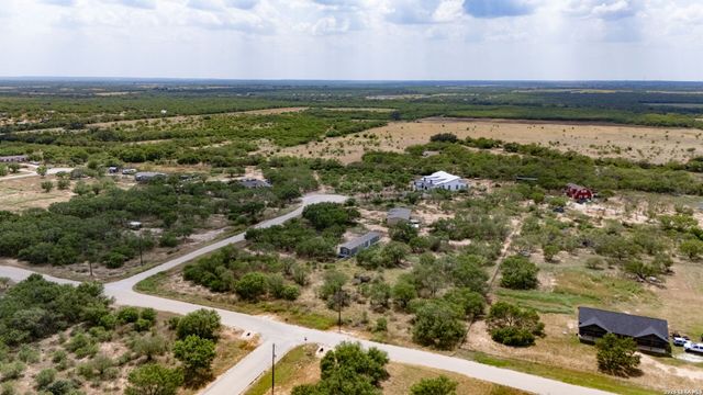 100 County Road 2669, Devine, TX 78016