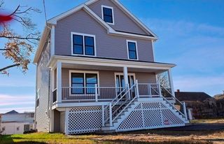 31 Niagara St, Fall River, MA 02721