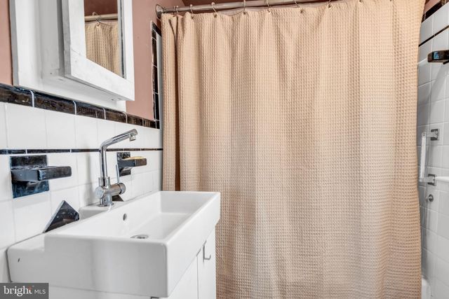 916 N SPRING ST, Middletown, PA 17057