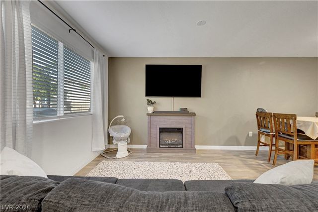 2650 Wimbledon White Court, North Las Vegas, NV 89086