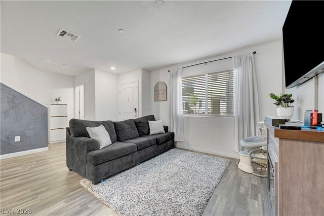 2650 Wimbledon White Court, North Las Vegas, NV 89086