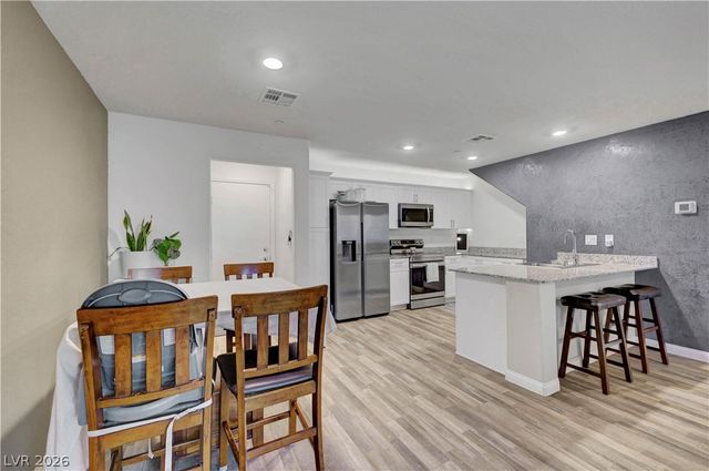 2650 Wimbledon White Court, North Las Vegas, NV 89086