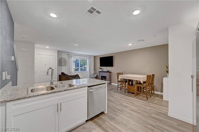 2650 Wimbledon White Court, North Las Vegas, NV 89086