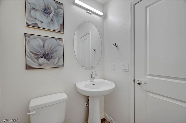 2650 Wimbledon White Court, North Las Vegas, NV 89086