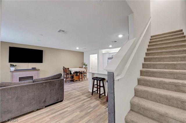 2650 Wimbledon White Court, North Las Vegas, NV 89086