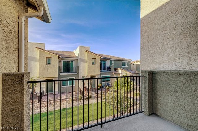 2650 Wimbledon White Court, North Las Vegas, NV 89086
