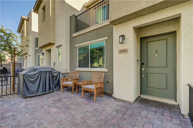 2650 Wimbledon White Court, North Las Vegas, NV 89086