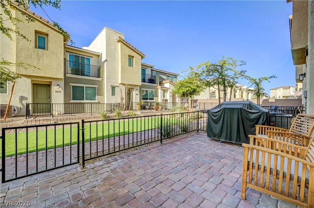 2650 Wimbledon White Court, North Las Vegas, NV 89086