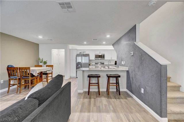 2650 Wimbledon White Court, North Las Vegas, NV 89086