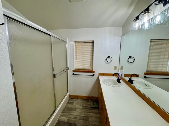 15576 Federal Road, La Pine, OR 97739