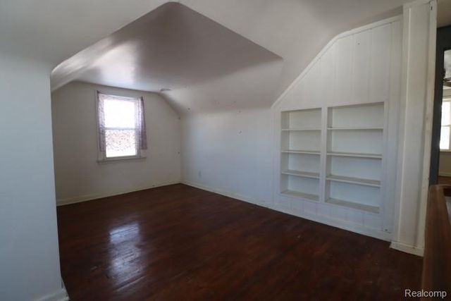 1909 Welch Boulevard, Flint, MI 48504