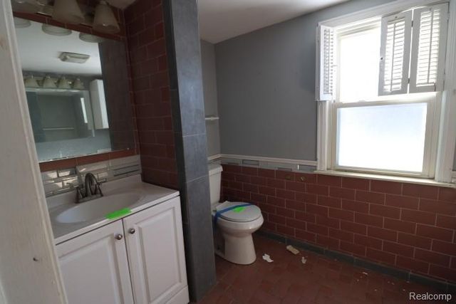 1909 Welch Boulevard, Flint, MI 48504