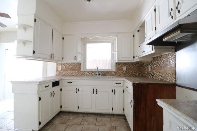 1909 Welch Boulevard, Flint, MI 48504