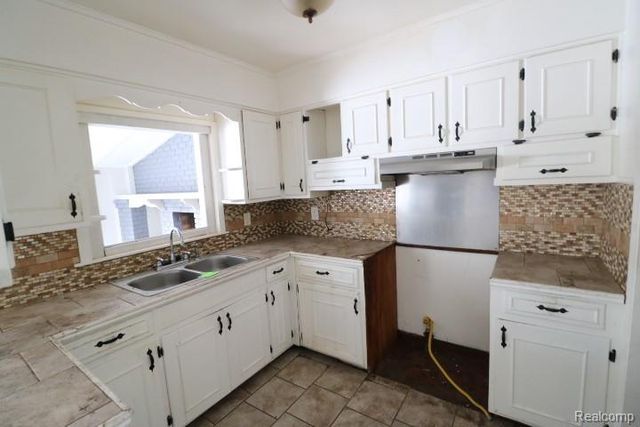 1909 Welch Boulevard, Flint, MI 48504