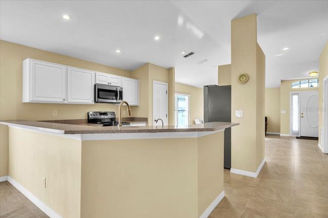 8571 GASSNER WAY, Lehigh Acres, FL 33972