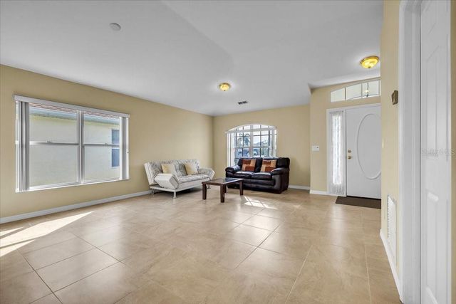 8571 GASSNER WAY, Lehigh Acres, FL 33972