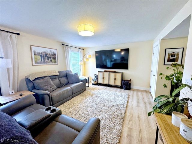 784 Millstream Run, Macedonia, OH 44056