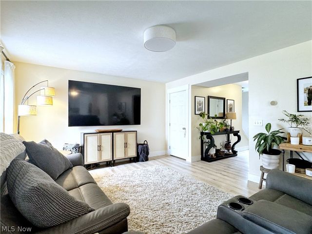 784 Millstream Run, Macedonia, OH 44056