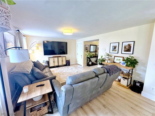 784 Millstream Run, Macedonia, OH 44056