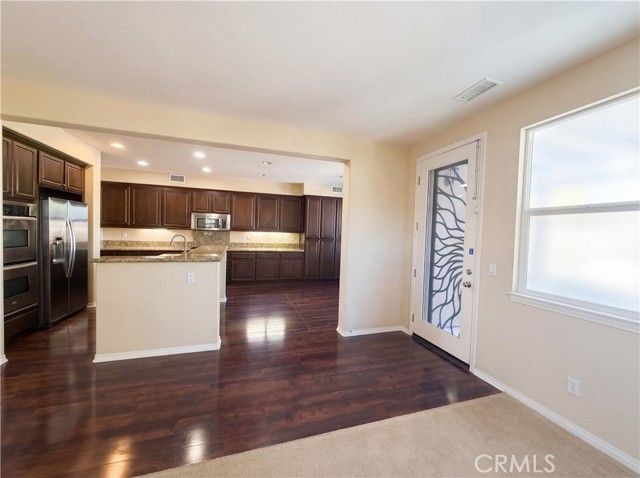 28327 Serenity Falls Way, Menifee, CA 92585