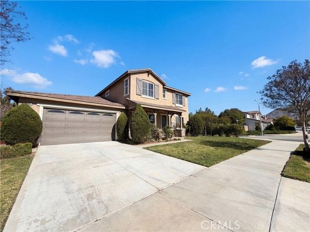 28327 Serenity Falls Way, Menifee, CA 92585