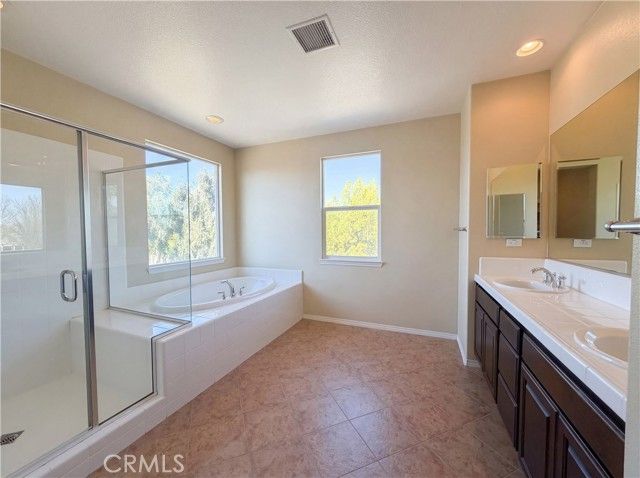 28327 Serenity Falls Way, Menifee, CA 92585