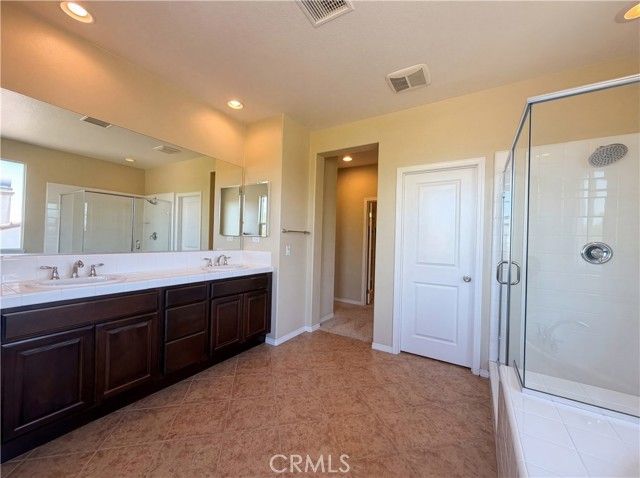 28327 Serenity Falls Way, Menifee, CA 92585