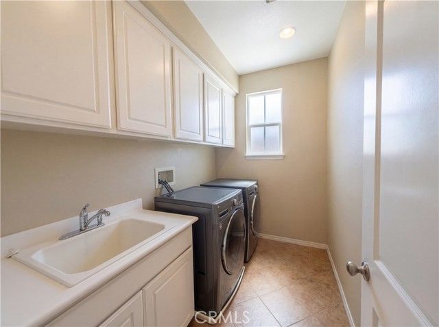 28327 Serenity Falls Way, Menifee, CA 92585