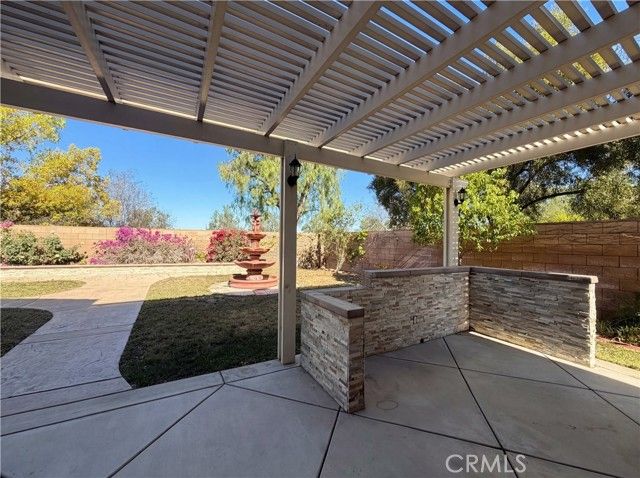 28327 Serenity Falls Way, Menifee, CA 92585