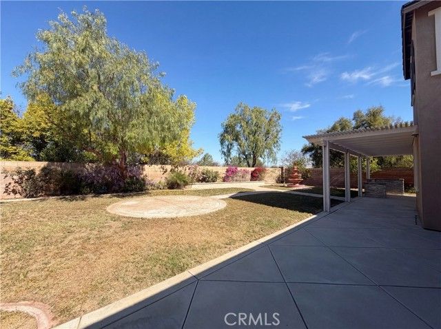 28327 Serenity Falls Way, Menifee, CA 92585