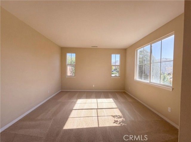 28327 Serenity Falls Way, Menifee, CA 92585