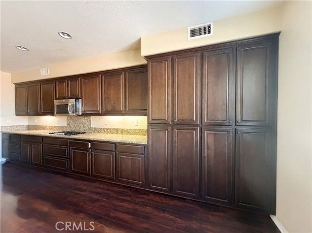 28327 Serenity Falls Way, Menifee, CA 92585