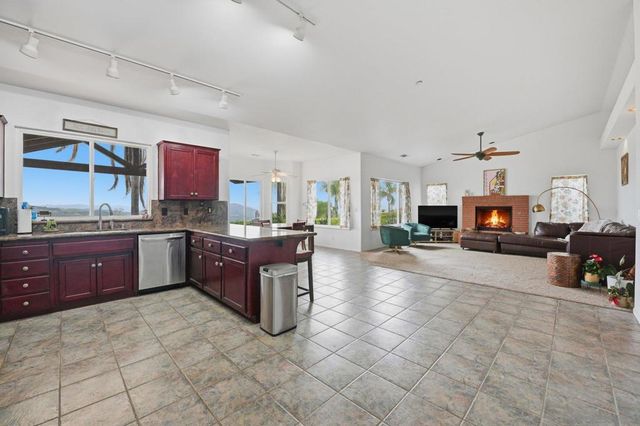 31732 Tracy Lyn Dr, Valley Center, CA 92082