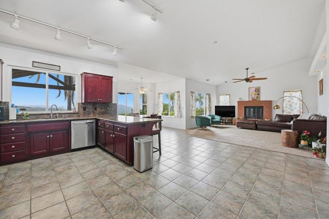 31732 Tracy Lyn Dr, Valley Center, CA 92082