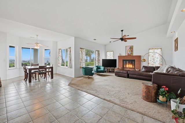 31732 Tracy Lyn Dr, Valley Center, CA 92082