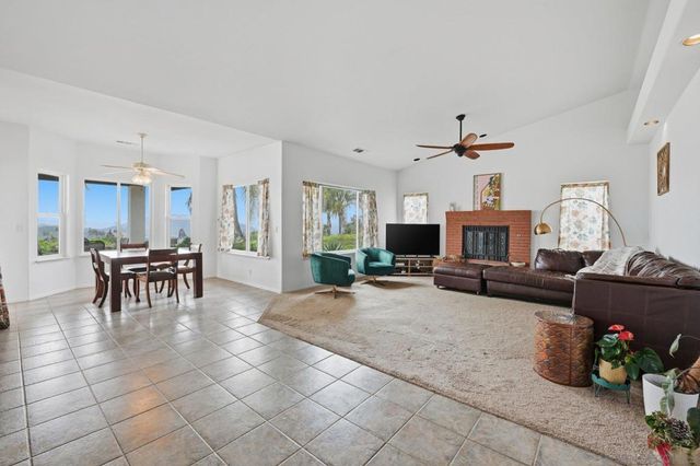 31732 Tracy Lyn Dr, Valley Center, CA 92082