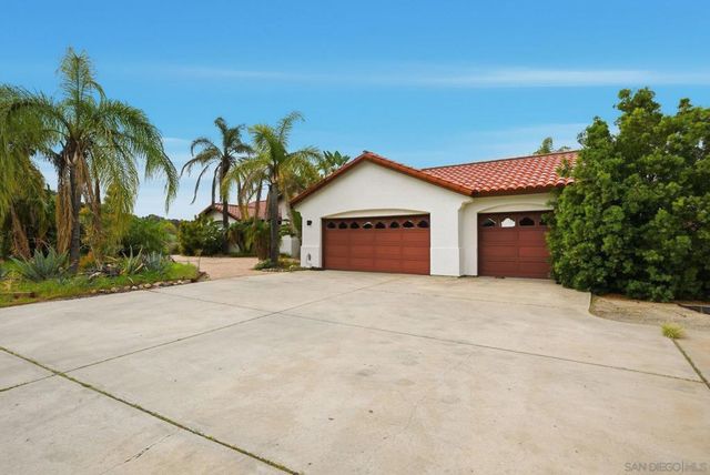 31732 Tracy Lyn Dr, Valley Center, CA 92082